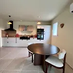 La Cahuete Maison Neuve, Borne électrique, Terrain De Boules, Jardin Clos Privé Сasa de vacaciones
